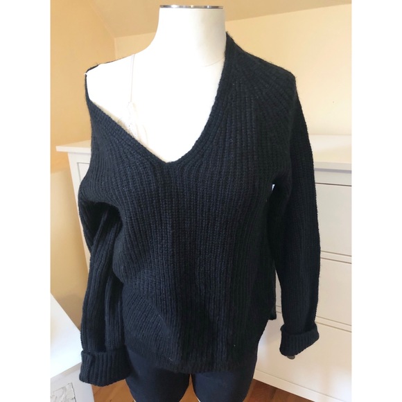 Sweater - Picture 2 of 6